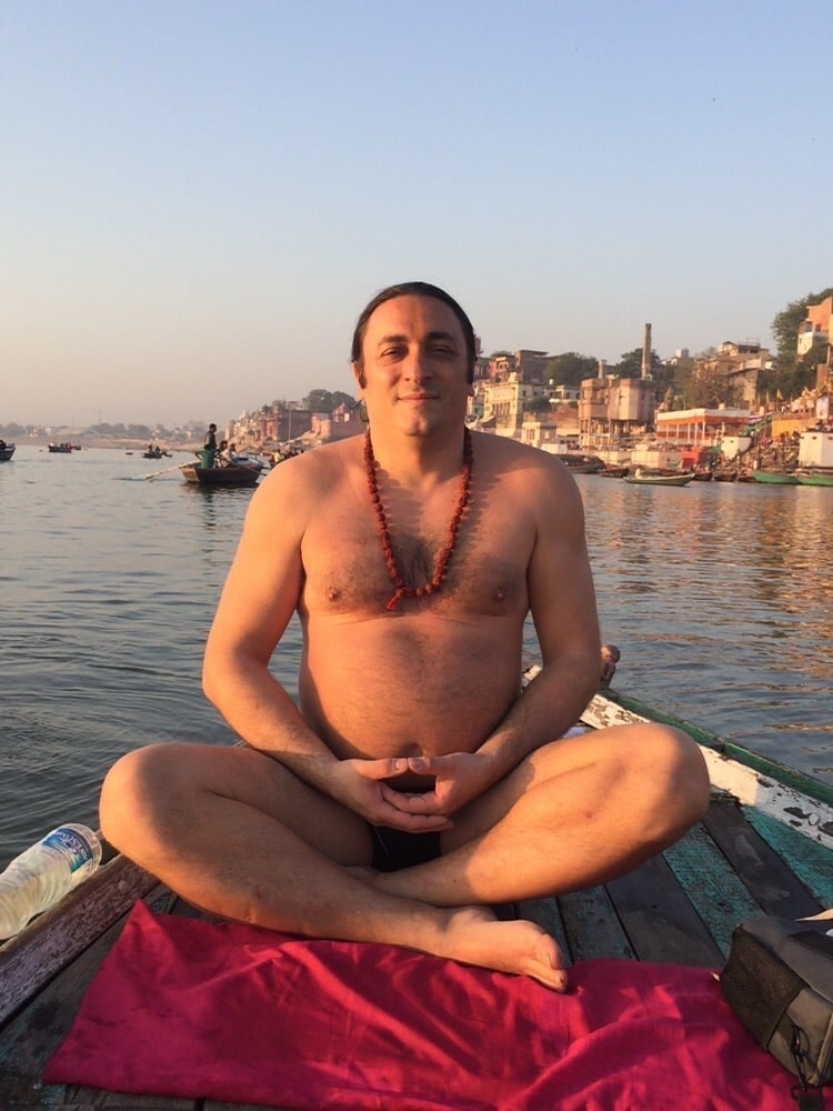 Davide R. Diesi (Swami Amrirananda) in escursione sul fiume sacro Gange | VARANASI