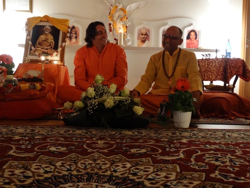 Sri Sri Bramin Jitendra e Swami Amrirananda (Davide Russo Diesi) al Mandir dei Maestri di Padova | ITALIA