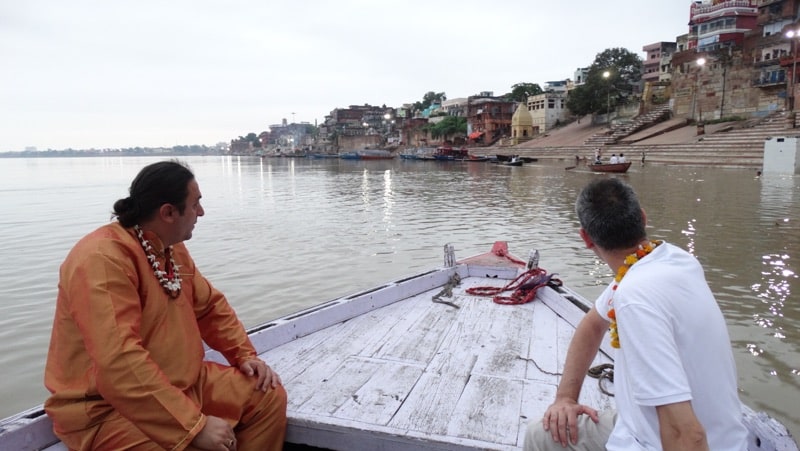 Davide R. Diesi (Swami) in escursione sul Gange | VARANASI l'antica citta' fondata da Shiva