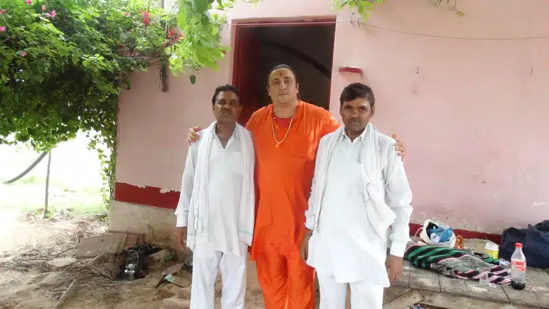 Davide R. Diesi (Swami) con Dottori del Villaggio di Dholpur