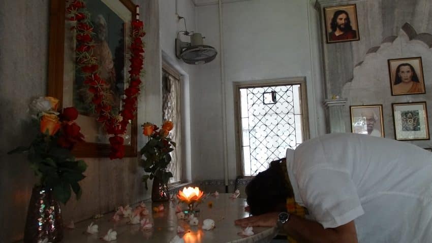 Davide Russo Diesi a Serampore in Pranam per Sri Yukteswarji