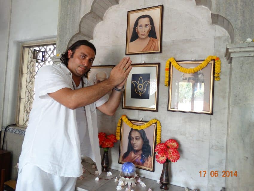 Davide R. Diesi (Swami) - in Pranam per Babaji | SRI YUKTESWAR MEMORIAL TEMPLE SERAMPORE 2014
